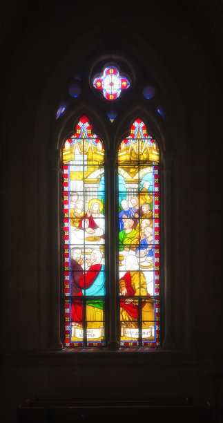 教堂的窗户图片下载