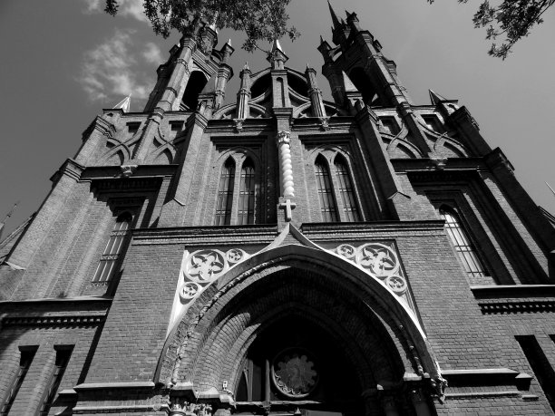 俄罗斯萨马拉。2015年7月20日，俄罗斯萨马拉教堂新艺术。图片下载