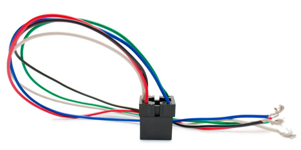 电线连接继电器隔离在白色图片下载