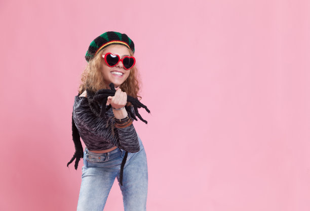 疯狂的时间图片下载