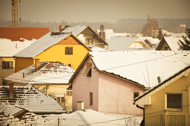 雪的屋顶图片下载