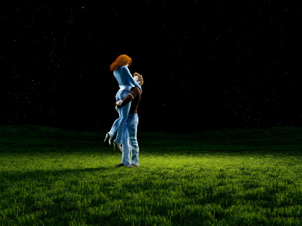 雾中相爱的情侣。图片下载