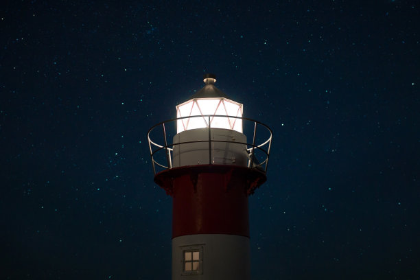 繁星闪烁的灯塔图片下载