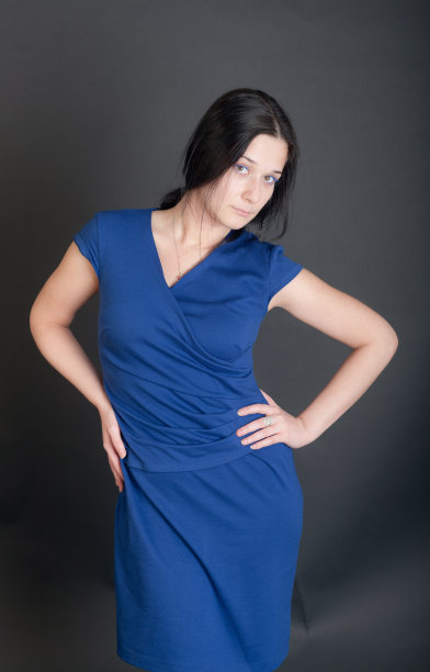 优雅的女孩图片下载