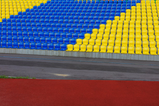 一排排的塑料椅子图片下载