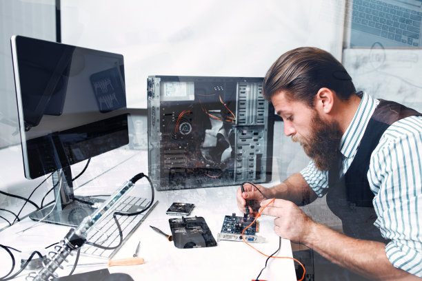 维修焊锡电路，双重曝光素材图片