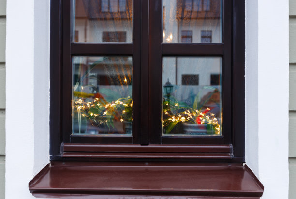 布朗窗口装饰图片下载