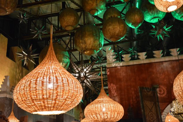 餐馆/商店里的灯图片下载