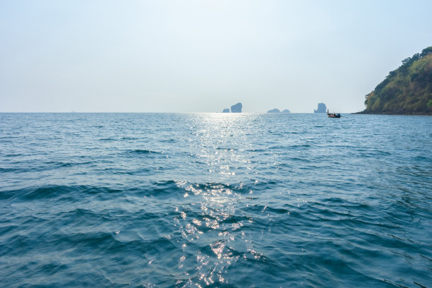 热带海洋和蓝天图片下载