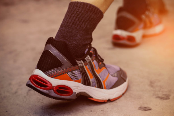 他的脚在慢跑。图片下载