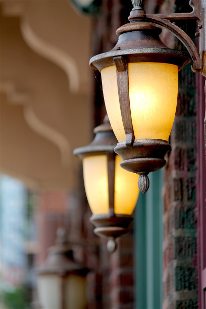 灯柱砖墙城街道图片下载