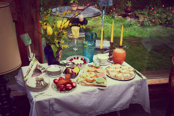 复活节优雅餐桌图片下载
