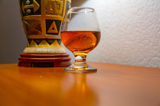 白兰地加柠檬杯图片下载