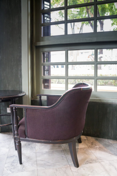 咖啡店的复古风格沙发素材图片