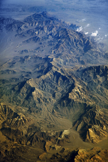 从鸟的飞行高度看山图片下载