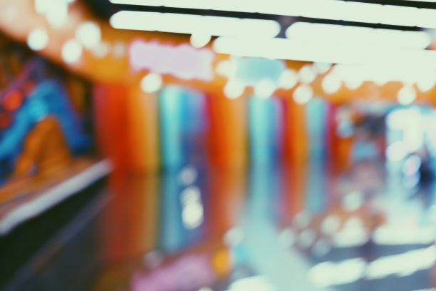 背景模糊的儿童娱乐中心图片下载