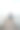 一个阴天的夏天，穿着休闲的女人站在木栈桥上。自由的概念素材图片