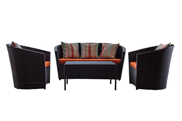 一套藤制家具。图片下载