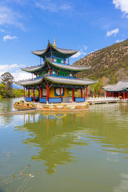 中国云南玉泉公园的黑龙潭素材图片