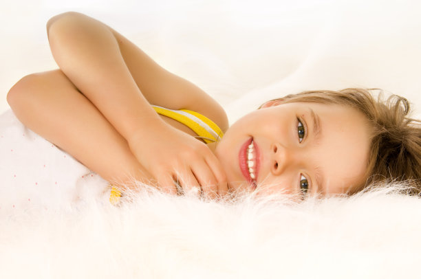 美丽的小女孩图片下载