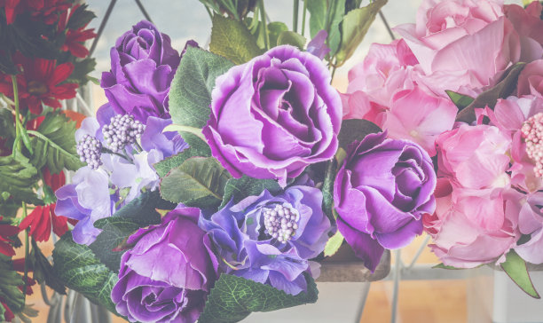 玫瑰花背景情人节，复古滤镜图像图片下载