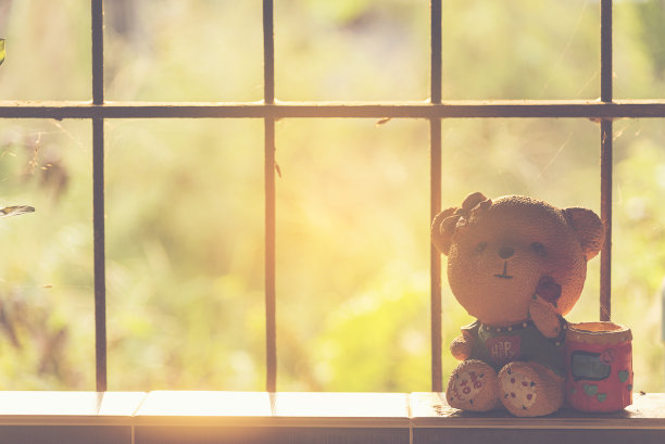 窗户和阳光，老式滤镜图像图片下载