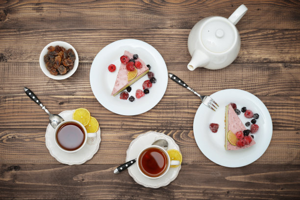 一块块浆果芝士蛋糕图片下载