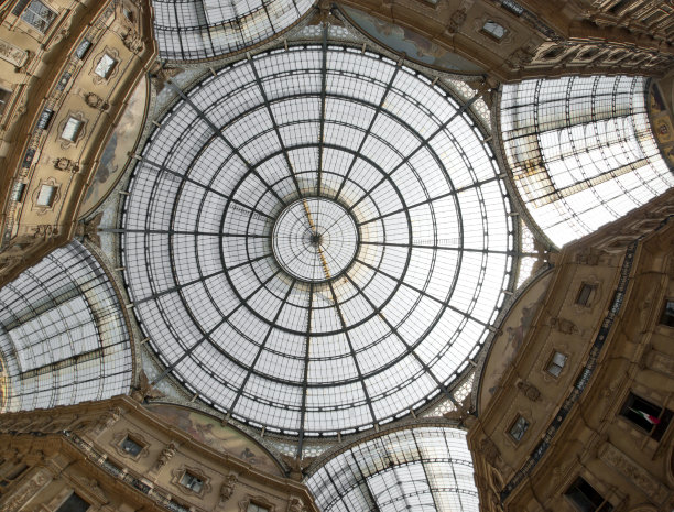 意大利米兰的埃马努埃莱二世Galleria Vittorio Emanuele II全景图图片下载