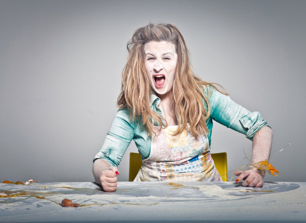 厨房里的愤怒图片下载