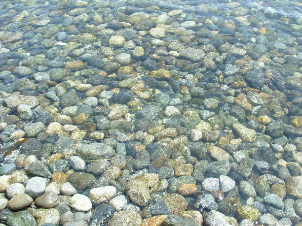 在水下的岩石图片下载