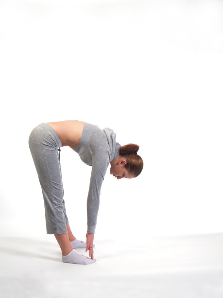 年轻女子拉伸图片下载