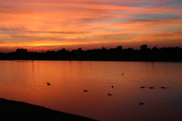 湖日落图片下载