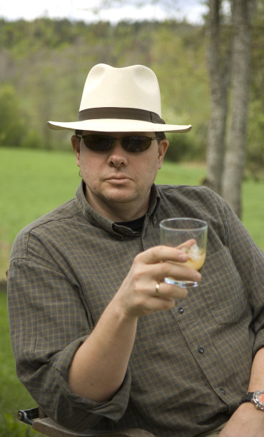 葡萄酒的农民。图片下载