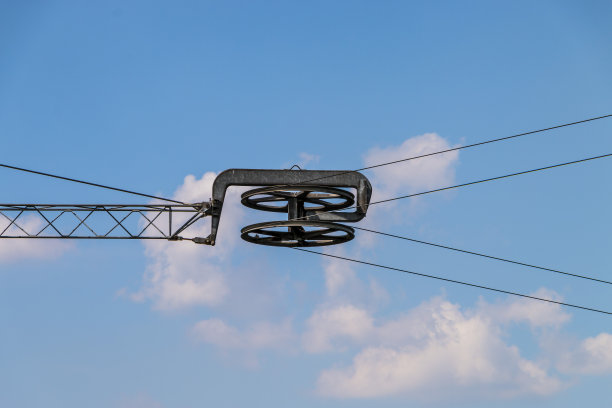 轮子，电缆和云图片下载