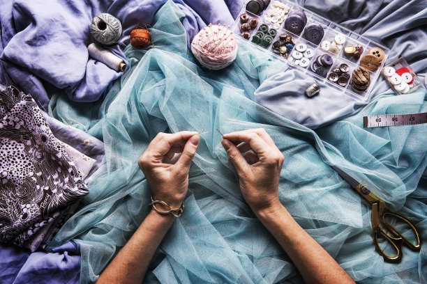 把做针线活当成业余爱好图片下载