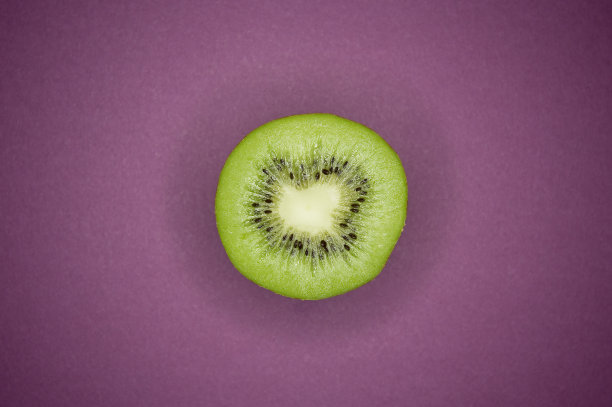切成紫色的猕猴桃图片下载