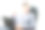 成功人士用手提电脑展示拇指图片下载