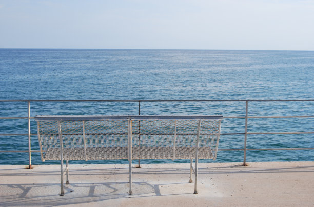 海边的长椅图片下载