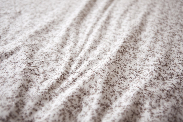 皱巴巴的床单图片下载