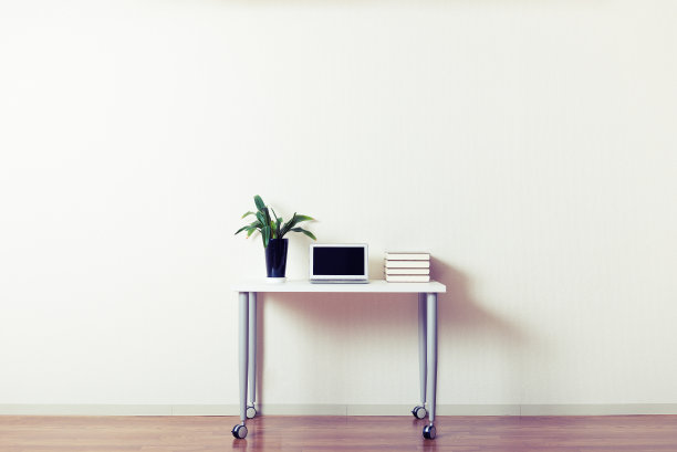 大房间，办公桌，复印空间图片下载