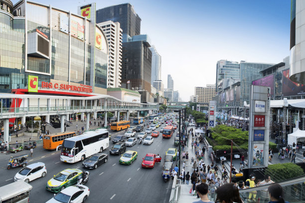 泰国曼谷——2017年3月4日:泰国曼谷Ratchaprasong交汇处的经济中心图片下载