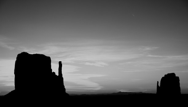 日出，纪念碑谷，亚利桑那，美国西南部图片下载