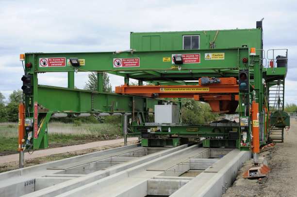 导向母线槽铺设机图片下载