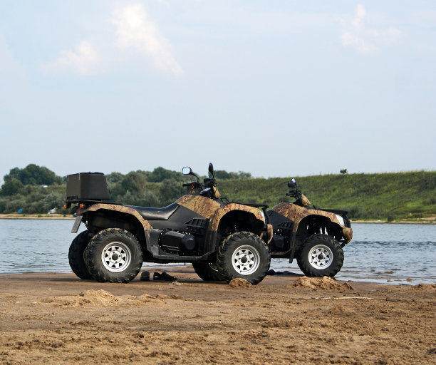 四轮驱动图片下载