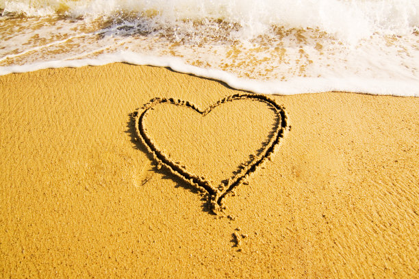 沙中的心图片下载