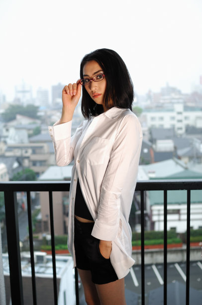 在阳台上图片下载