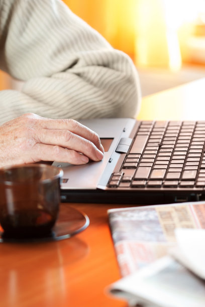 手提电脑特写图片下载