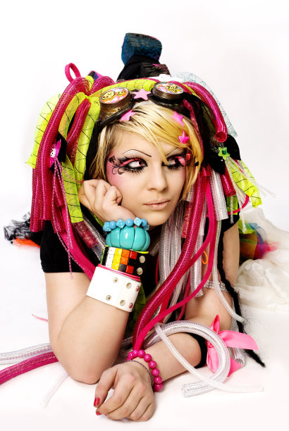 年轻漂亮的女孩。图片下载