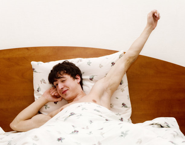 醒来的人图片下载