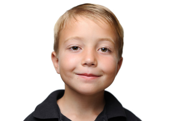 微笑的男孩图片下载